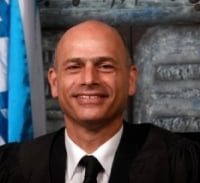 השופט אורנשטיין עונה לענבל אור: "לא אויימתי ולא קיבלתי שוחד"