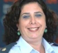 קצינת חינוך לשעבר ונואל מקסימוב בפרויקט להעצמת נשות אסירים