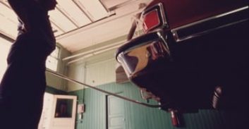 אישום: סחט באיומים בוחנים במכון רישוי