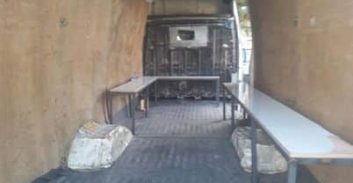 50 שב"חים דחוסים בתאי המטען