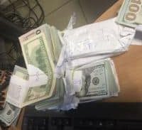 חשד: מאבטח מקרית הממשלה סייע להבריח 194 אלף דולר