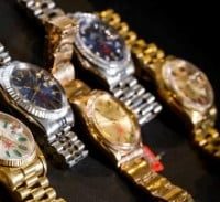 אישום: ניסה להבריח שעונים ויהלומים בשווי 4 מיליון שקל