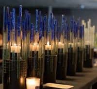 טקס הזיכרון לנרצחים: השחקן ששון גבאי הדליק נר לזכר אביו