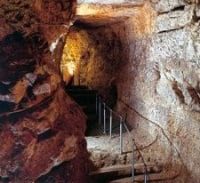 עובד ב"עיר דוד" מואשם במעשה מגונה בצעירה מגרמניה