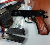 11 רובים, 10 אקדחים ושישה נשקים מאולתרים