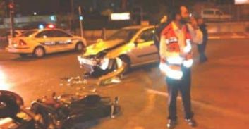 אישום: רוכב אופנוע נפצע קשה, הנהג הפוגע נמלט