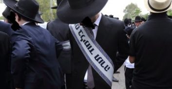 היה עריק שבע שנים, ושוחרר מצה"ל בעונש קל