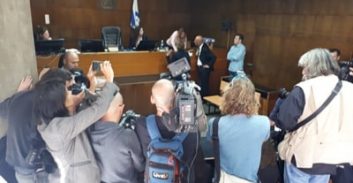 שקד פועלת למנוע צילום חשודים בבית משפט