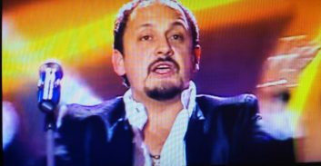 מס הכנסה בעקבות אמרגנים של אמנים מרוסיה