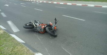 דרך הטייסים בת"א: רוכב אופנוע נהרג בתאונה עם רכב