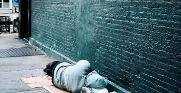 כאשר המשטרה מתעכבת, גם הומלס זכאי להשתחרר למעצר בית