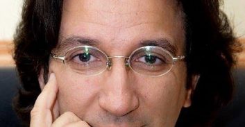 הסקסולוג דניאל דריי מואשם בהעלמות מס של יותר משלושה מיליון שקלים