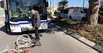 אשקלון: רוכבת אופניים נפצעה באורח בינוני מפגיעת אוטובוס