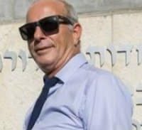 הכלבים נובחים והשיירה עוברת