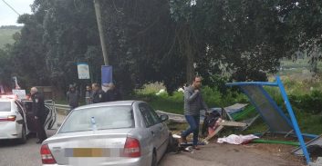 נהג איבד שליטה, התנגש בתחנת אוטובוס ופצע חמישה אנשים