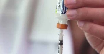 אסיר חולה סכרת טוען שלא קיבל זריקות אינסולין במשך יומיים