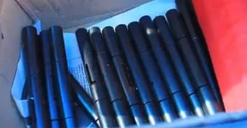 62 חודשי מאסר על נשיאת מאות אקדחי עט