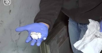 צעיר מבת ים חשוד בהחזקת מאות גרם מריחואנה, אקסטזי וקוקאין