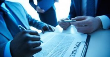 נדחתה תביעת פילגש שביקשה לבטל הסכם פשרה עם המאהב הנשוי