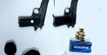 מוכר למשטרה מנהריה חשוד בהחזקת שני אקדחים בעיר אזור