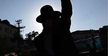 תלמיד ישיבה מואשם באונס ילדה בת חמש בחצר בית כנסת בירושלים