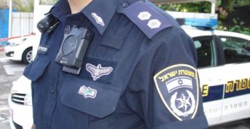מצלמת גוף של שוטר תיעדה אותו בפריצה לא חוקית לדירה בתיק סמים