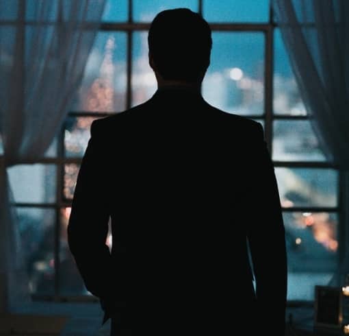 איכוני השיחות שהוסתרו הראו שלא ענה לשיחות (אילוסטרציה סוכן מוסד )nathan dumlao מאתר unsplash