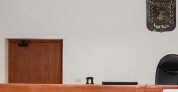 הנאשם השתמש בהאזנת סתר לגרושתו שניהלה יחסים עם שופט