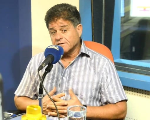 נטען כי יצאו לבילויים משותפים, ואחר כך עשה לו טובות. אפרים גבאי (יוטיוב)