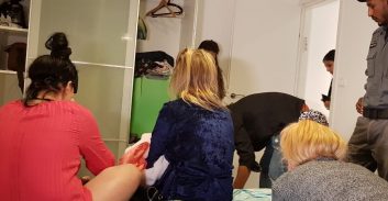 "המדאם" ועוד 11 נעצרו בחשד לייבוא נערות ליווי והפעלת שמונה בתי בושת