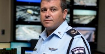 מני יצחקי וצ'יקו אדרי בין הבכירים שפורשים מהמשטרה