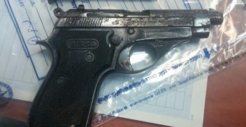 נתניה: בני 18 נתפסו עם אקדח