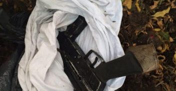 חשד: צעיר מקרית מלאכי הטמין נשק באדמה ליד ביתו