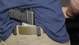 "האקדח על שולחן המטבח": להמשיך ולטפל בכשלי הפיקוח על רישוי נשק