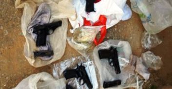 ארבעה אקדחים נמצאו במחסן בהרצליה