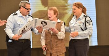 צפו: הוקרה לגמלאים ומינוי בכירים בטקס המשטרתי ליום העצמאות