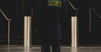 בהמלצת בית משפט: הוחזר רישיון נשק למאבטח שהודה באיומים