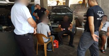 בעלי מוסכים בשפרעם עוכבו לחקירה בחשד לשיפורי מנוע ומבנה בכלי רכב