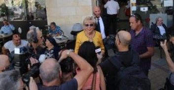 מיהו עו"ד נתי שמחוני שסירב לייצג את עד המדינה מיקי גנור?