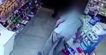 2 חשודים בגניבת הוברבורדים ומכונות קפה מחנויות נוחות