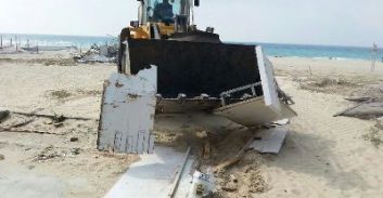 אשקלון: נהרסו תוספות בנייה לא חוקיות בחוף דלילה (2)