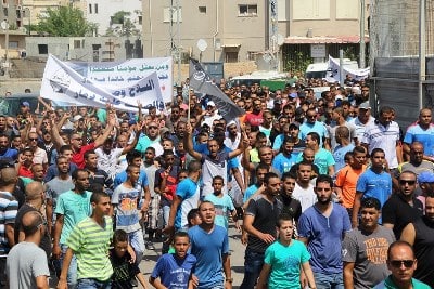 מודעות ואכיפה. התהלוכה בהלוויה