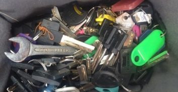 משה קסוס מבת ים נתפס עם עשרות רכיבי כלי נשק