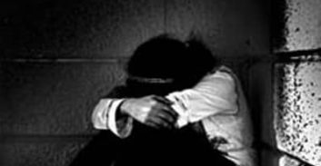 הורים מתל מונד חשודים בהתעללות בבנותיהם הקטינות