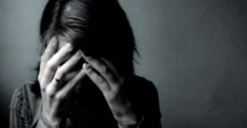 גבר ואישה חשודים שביצעו במשך שנים עבירות מין בחסרת ישע