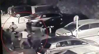 צפו בתיעוד: 8 קטינים תוקפים צעיר בן 21