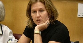 שרת המשפטים מעמידה גבולות חדשים לרבני הערים