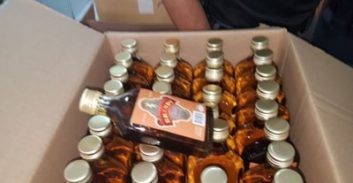 עכו: פשיטה על עסק לזיוף משקאות חריפים