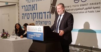 הכנסת בחזית: שקד ובנט נגד בית משפט העליון והיועץ המשפטי לממשלה