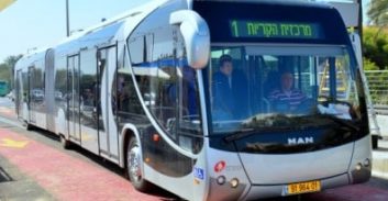 שני פצועים בינוני ושניים קל בתאונה בחיפה